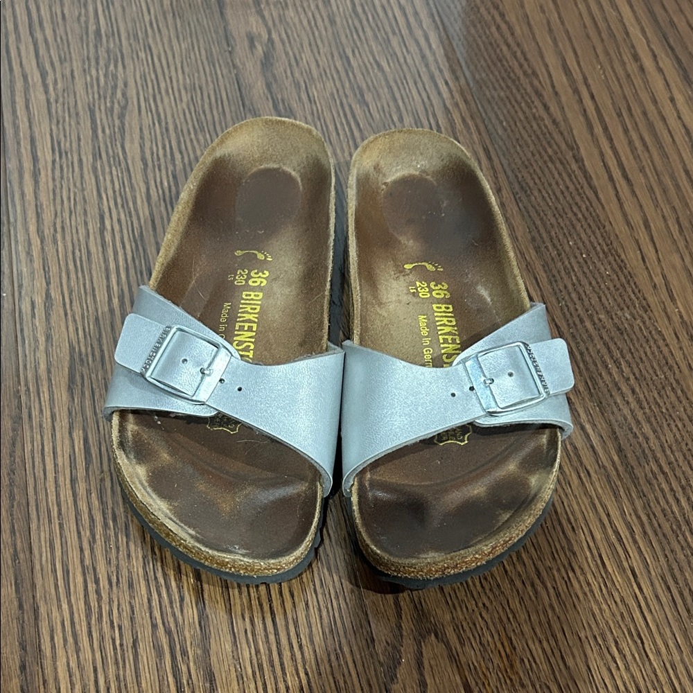 Birkenstock  Silver Madrid Single Strap Slip-On Sandals sz 5